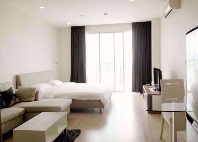 Studio bed Condo in Sky Walk Condominium Watthana District C08172