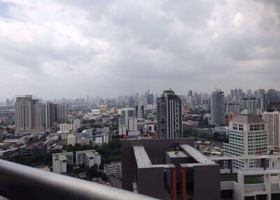 Studio bed Condo in Sky Walk Condominium Watthana District C08172