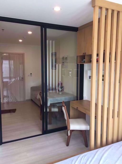 1 bed Condo in Life Asoke Huai Khwang District C08132