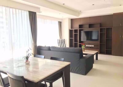 2 bed Condo in The Emporio Place Khlongtan Sub District C08129