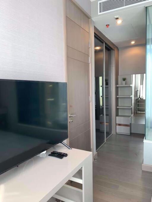 1 bed Condo in The Esse at Singha Complex Khlong Toei Nuea Sub District C08086