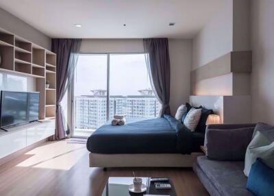 Studio bed Condo in Sky Walk Condominium Watthana District C08057