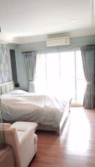 2 bed Condo in The Seed Memories Siam Wang Mai Sub District C08044