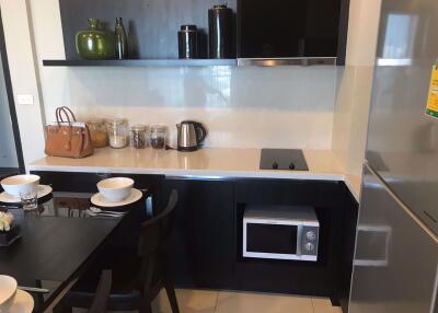 2 bed Condo in Rhythm Sukhumvit 44 Khlongtoei District C08038