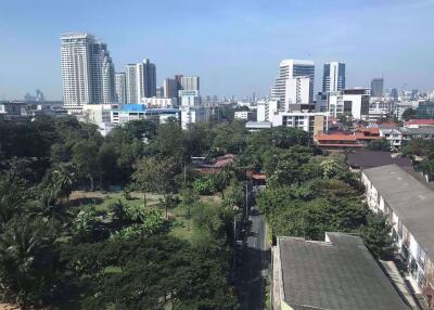 2 bed Condo in Rhythm Sukhumvit 44 Khlongtoei District C08038