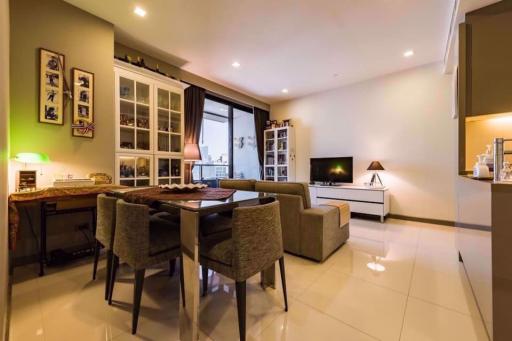 2 bed Condo in M Silom Suriyawong Sub District C08000