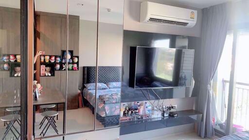 Studio bed Condo in Rhythm Sukhumvit 36-38 Phra Khanong Sub District C07895