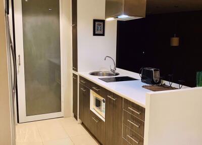 2 bed Condo in The Lakes Khlongtoei Sub District C07877