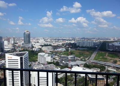 2 bed Condo in Belle Grand Rama 9 Huai Khwang Sub District C07829