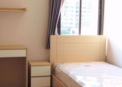 2 bed Condo in Le Rich @ Aree station Phayathai District C07812