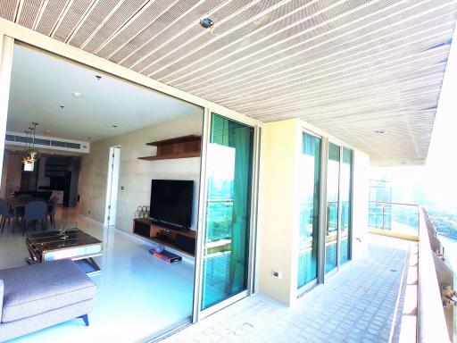 3 bed Condo in The Lakes Khlongtoei Sub District C07805