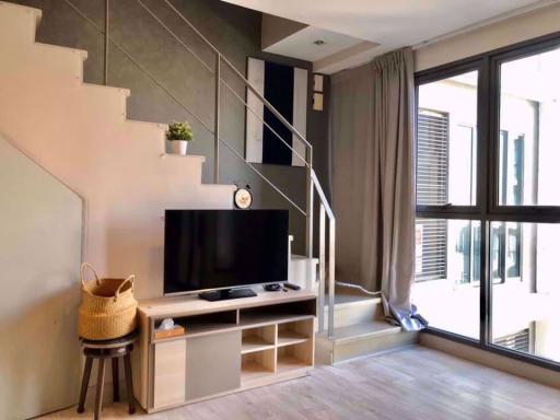 1 bed Duplex in Ideo Mobi Rama 9 Huai Khwang Sub District D07489