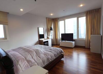 2 bed Condo in Baan Siri 24 Khlongtoei District C07804