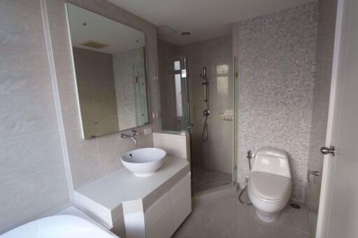 2 bed Condo in Baan Siri 24 Khlongtoei District C07804