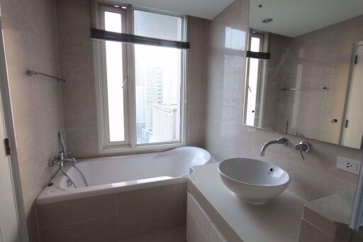 2 bed Condo in Baan Siri 24 Khlongtoei District C07804