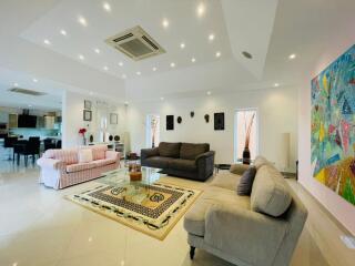 3Bedrooms with Swimming Pool House for Sale