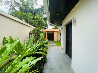 3Bedrooms with Swimming Pool House for Sale