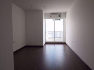 2 bed Condo in Supalai Prima Riva Chong Nonsi Sub District C07781