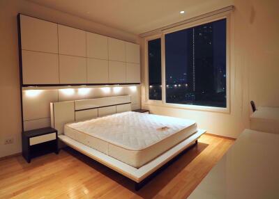 2 bed Condo in The Empire Place Yan Nawa Sub District C07776