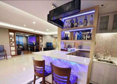 4 bed Condo in Mahogany Tower Khlongtan Sub District C07747
