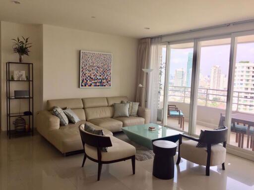 3 bed Condo in Watermark Chaophraya Khlong Ton Sai Sub District C07721