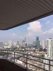 3 bed Condo in Watermark Chaophraya Khlong Ton Sai Sub District C07721