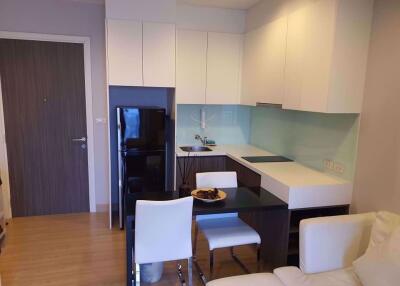 1 bed Condo in Urbano Absolute Sathon-Taksin Khlong San District C07707