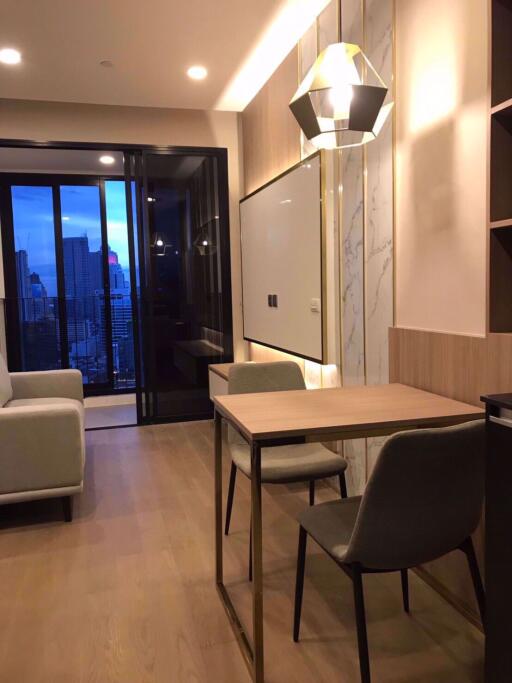 1 bed Condo in Ashton Chula - Silom Mahaphruettharam Sub District C07696