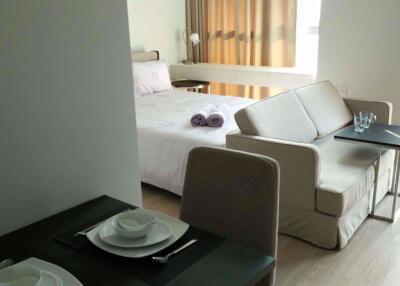 Studio bed Condo in Noble Revolve Ratchada 2 Huai Khwang Sub District C07686