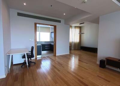 2 bed Condo in Millennium Residence Khlongtoei Sub District C07668