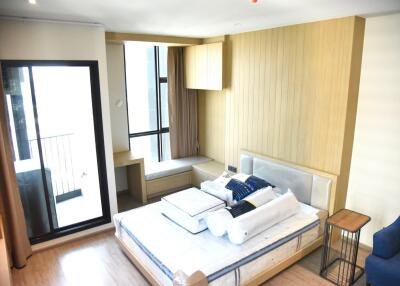 Studio bed Condo in RHYTHM Ekkamai Watthana District C07646