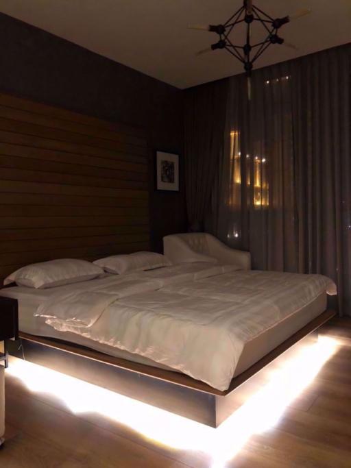 Studio bed Condo in Park Origin Phromphong Khlongtan Sub District C07638