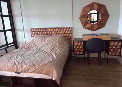 2 bed Condo in Baan Sathorn Chaopraya Khlong Ton Sai Sub District C07600