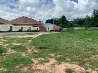 2 Rai Land in Bang Saray for Sale