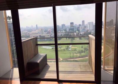 2 bed Condo in Hansar Rajdamri Lumphini Sub District C07534