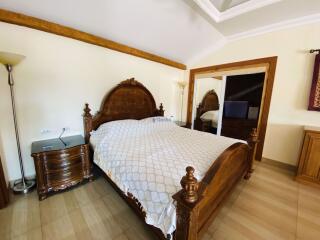 4 Bedrooms bed in House in East Pattaya H009052