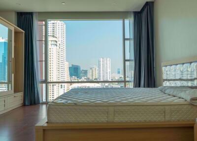 2 bed Condo in Fullerton Sukhumvit Khlongtoei Sub District C07473