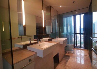 3 bed Condo in The Met Thungmahamek Sub District C07427