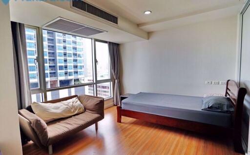 2 bed Condo in The Trendy Condominium Watthana District C07405