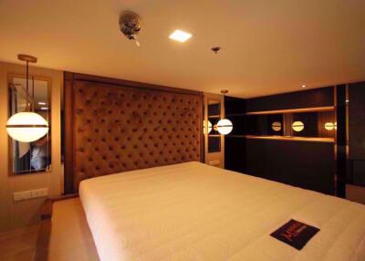 1 bed Duplex in Chewathai Residence Asoke Makkasan Sub District D07174