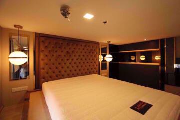 1 bed Duplex in Chewathai Residence Asoke Makkasan Sub District D07174
