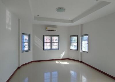 Unfurnished House for Sale in East Pattaya