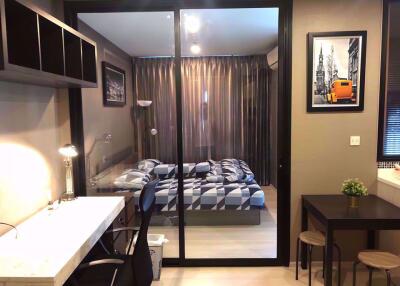 1 bed Condo in Life Asoke Huai Khwang District C07376