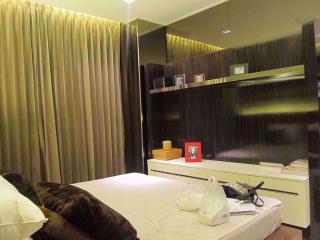 2 bed Condo in Manhattan Chidlom Makkasan Sub District C07348