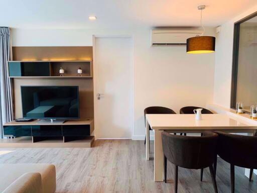 2 bed Condo in The Room Sukhumvit 40 Phra Khanong Sub District C07339