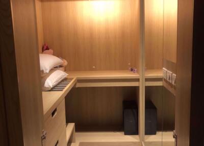 1 ห้องนอน, 1 ห้องน้ำ คอนโด ราคา ฿ 28,000/เดือน