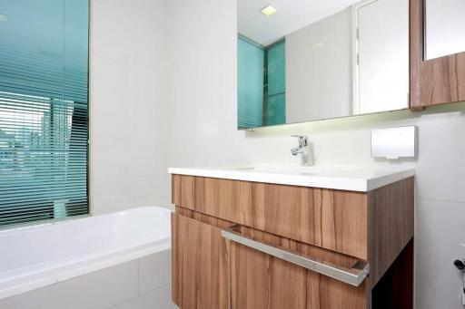 2 bed Condo in Via 31 Khlong Tan Nuea Sub District C07283