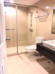 2 bed Condo in Belle Grand Rama 9 Huai Khwang Sub District C07241