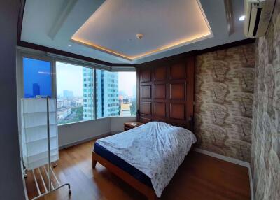 3 bed Condo in Watermark Chaophraya Khlong Ton Sai Sub District C07232