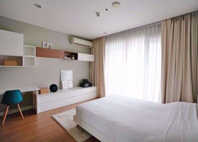 Studio bed Condo in Circle Condominium Ratchathewi District C07225